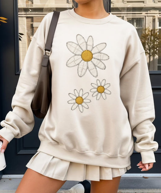 Patchwork Daisy Sweatshirt, Cottagecore Flower Crewneck, Vintage Floral Sweatshirt, Boho Daisy Pullover, Botanical Aesthetic Sweatshirt